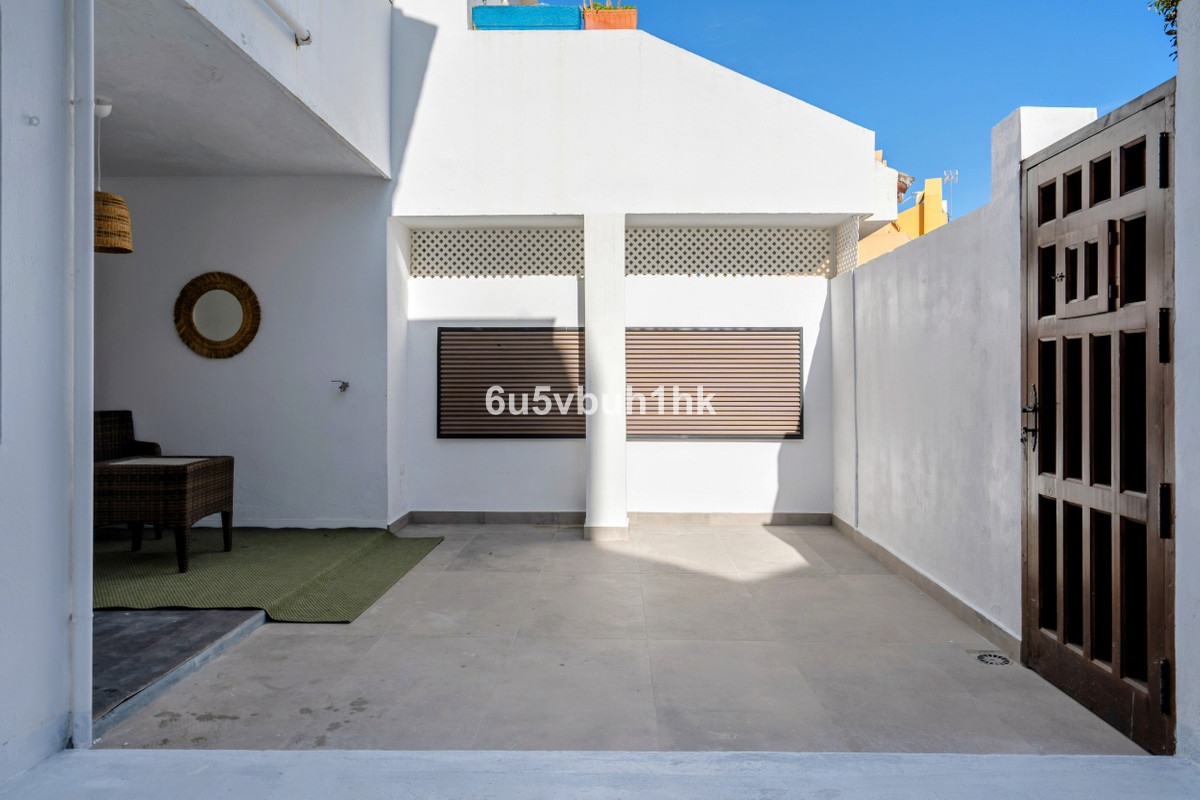 4 Bedroom Villa for Sale in Nueva Andalucía — 5