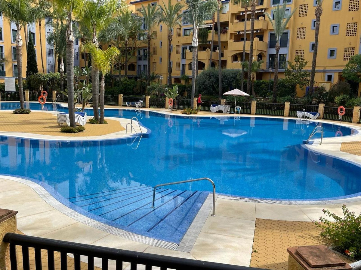 3 Bedroom Apartment for Sale in San Pedro de Alcántara — 2
