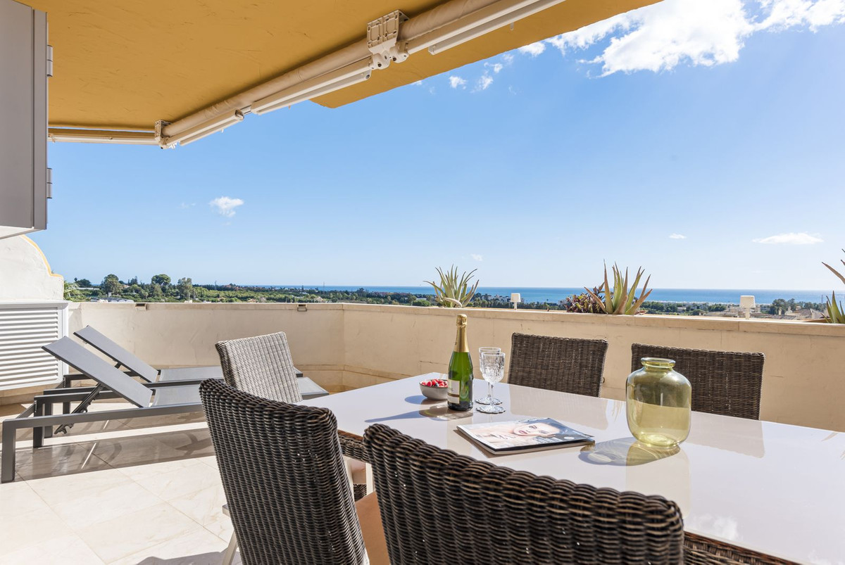 2 Bedroom Apartment for Sale in Estepona