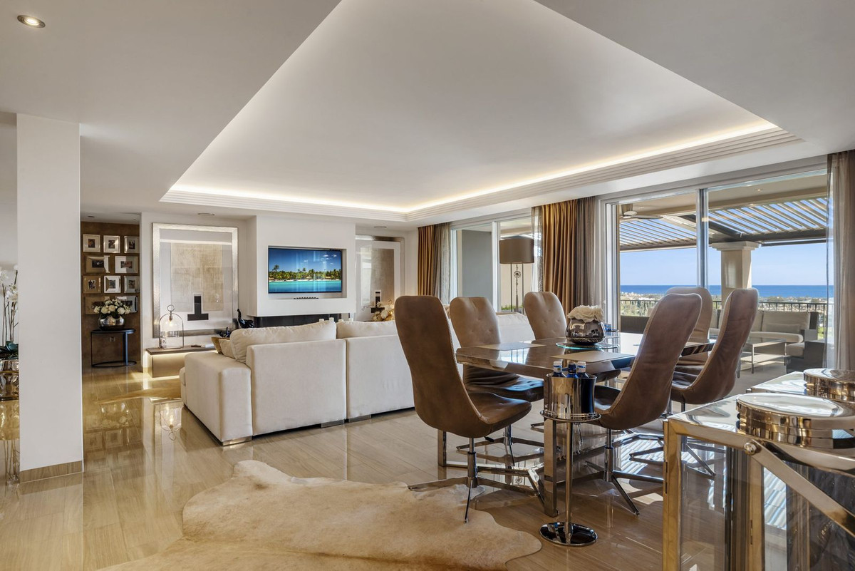 4 Bedroom Apartment for Sale in Benahavís — 4