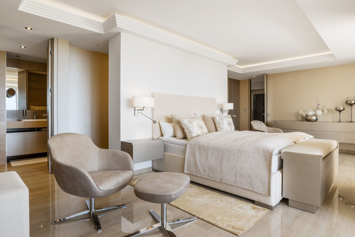 4 Bedroom Apartment for Sale in Benahavís — 7