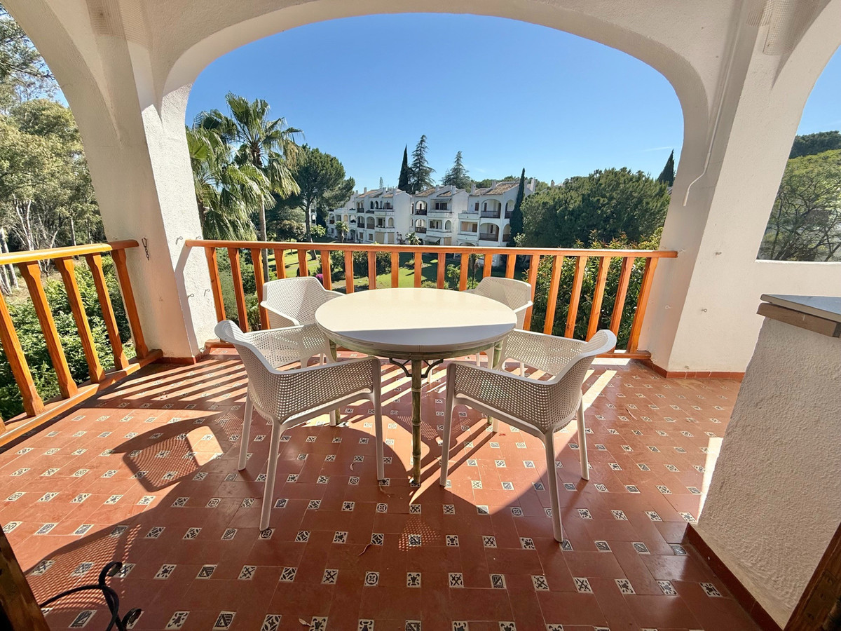 2 Bedroom Apartment for Sale in Nueva Andalucía — 2
