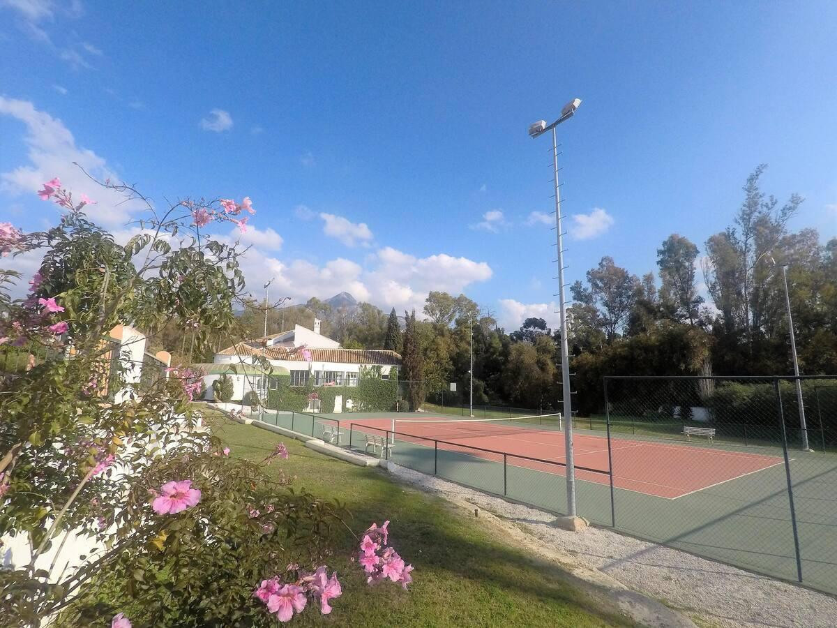 2 Bedroom Apartment for Sale in Nueva Andalucía — view 14