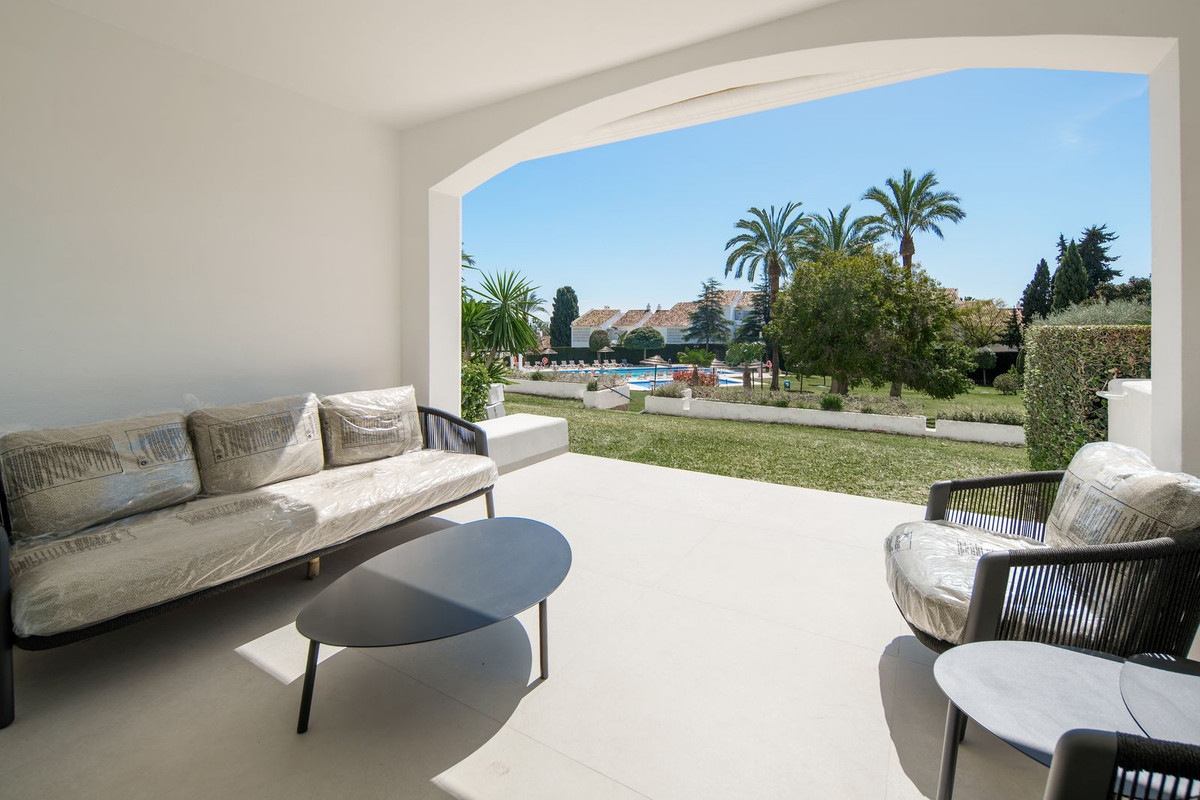 3 Bedroom Apartment for Sale in Nueva Andalucía — 2