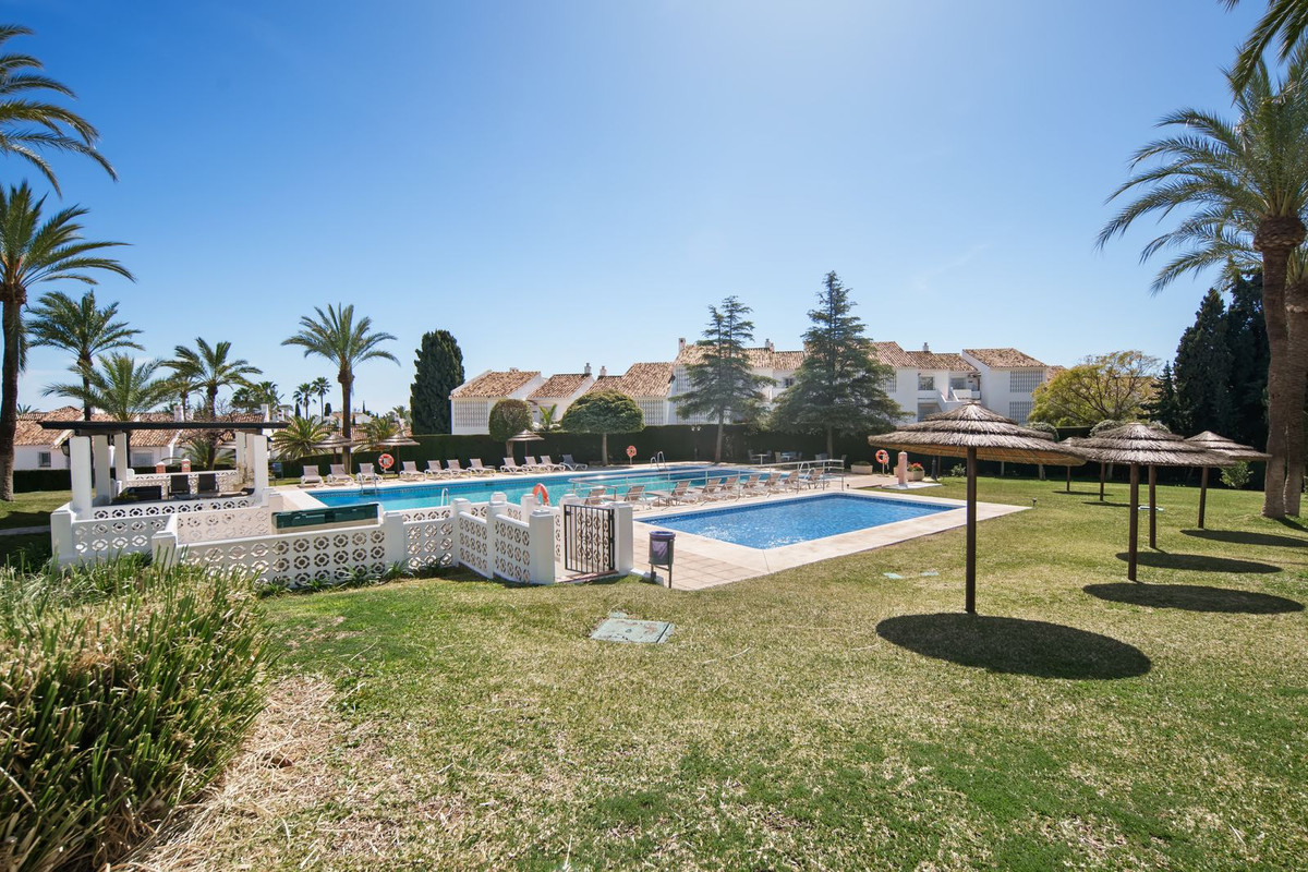 3 Bedroom Apartment for Sale in Nueva Andalucía — 4