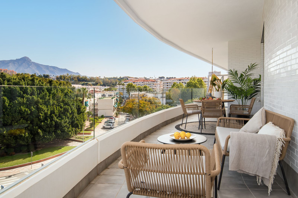 2 Bedroom Apartment for Sale in Nueva Andalucía — view 14