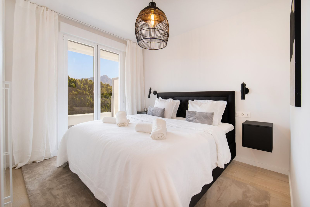 2 Bedroom Apartment for Sale in Nueva Andalucía — view 6