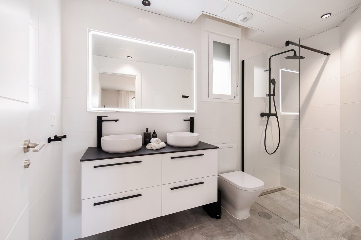2 Bedroom Apartment for Sale in Nueva Andalucía — view 8