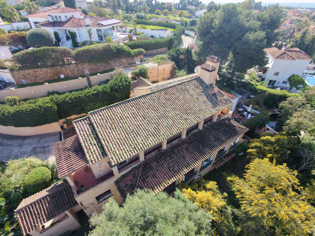 6 Bedroom Villa for Sale in Atalaya — 2