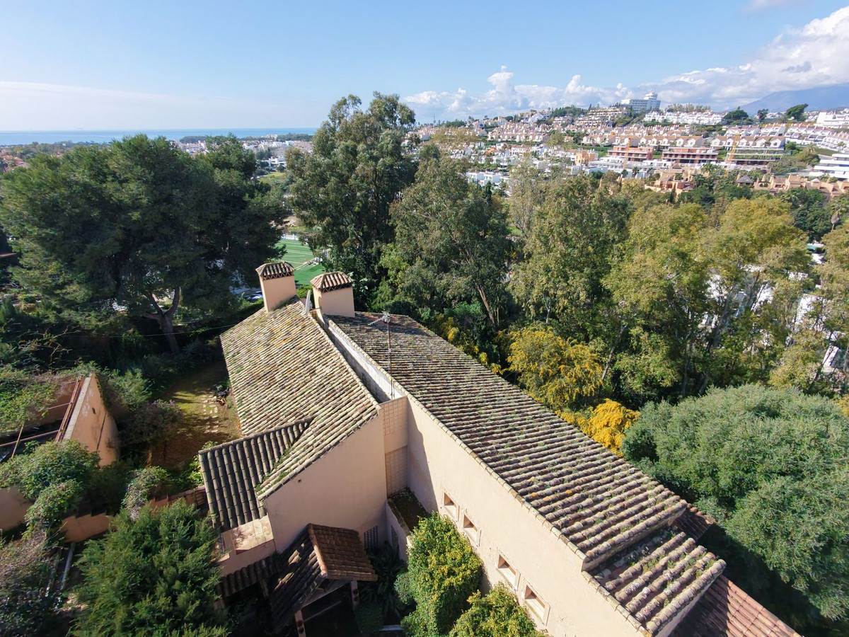6 Bedroom Villa for Sale in Atalaya — 4