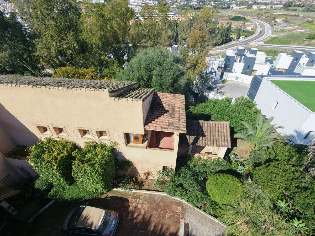 6 Bedroom Villa for Sale in Atalaya — 6