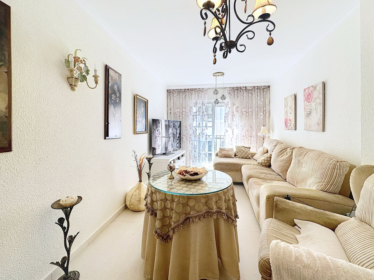 3 Bedroom Apartment for Sale in Estepona — 4