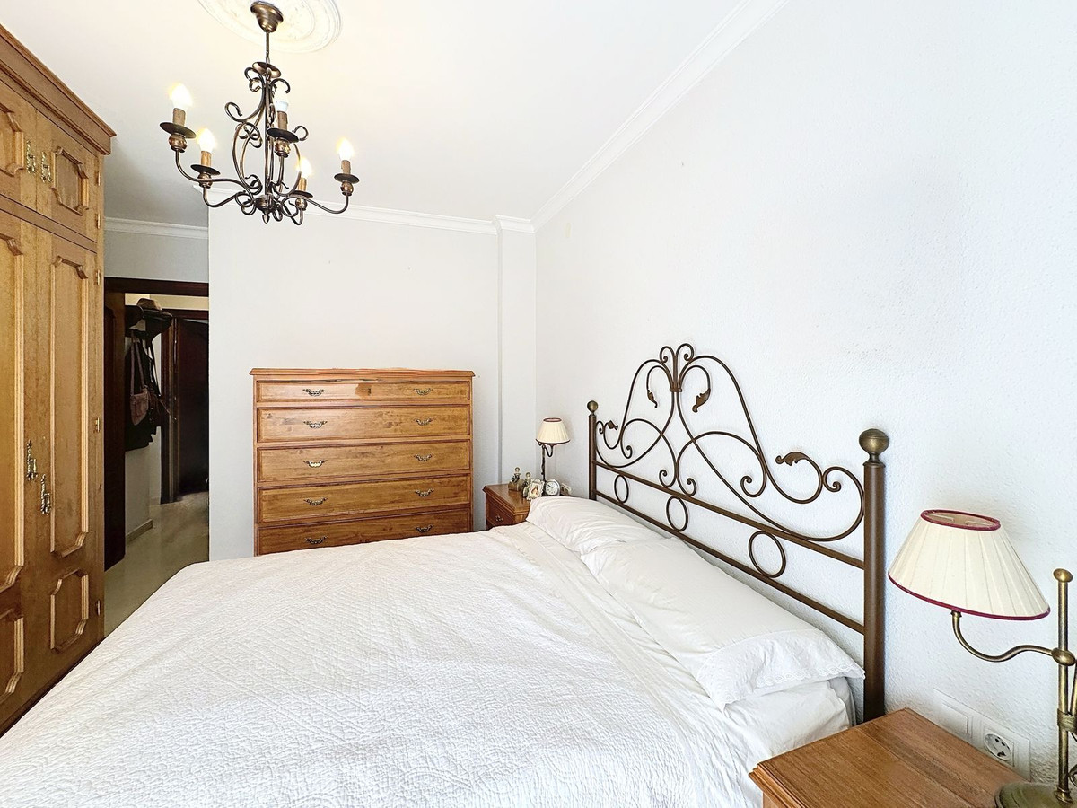 3 Bedroom Apartment for Sale in Estepona — 6