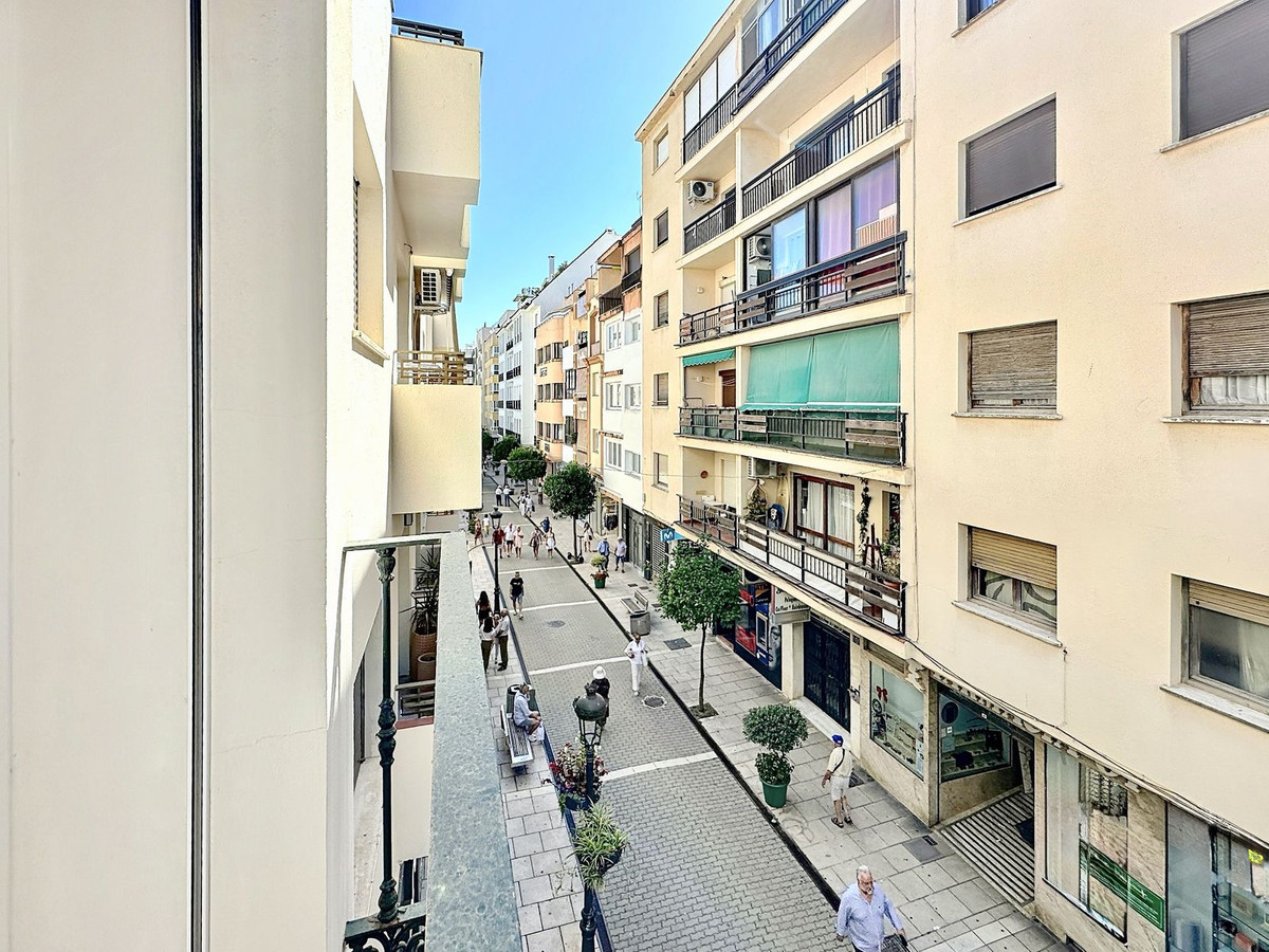 3 Bedroom Apartment for Sale in Estepona — 7