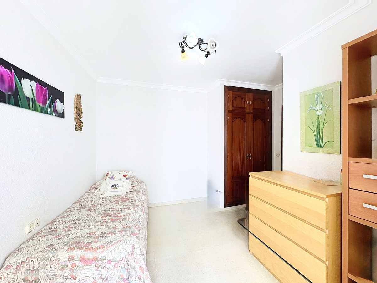 3 Bedroom Apartment for Sale in Estepona — 9