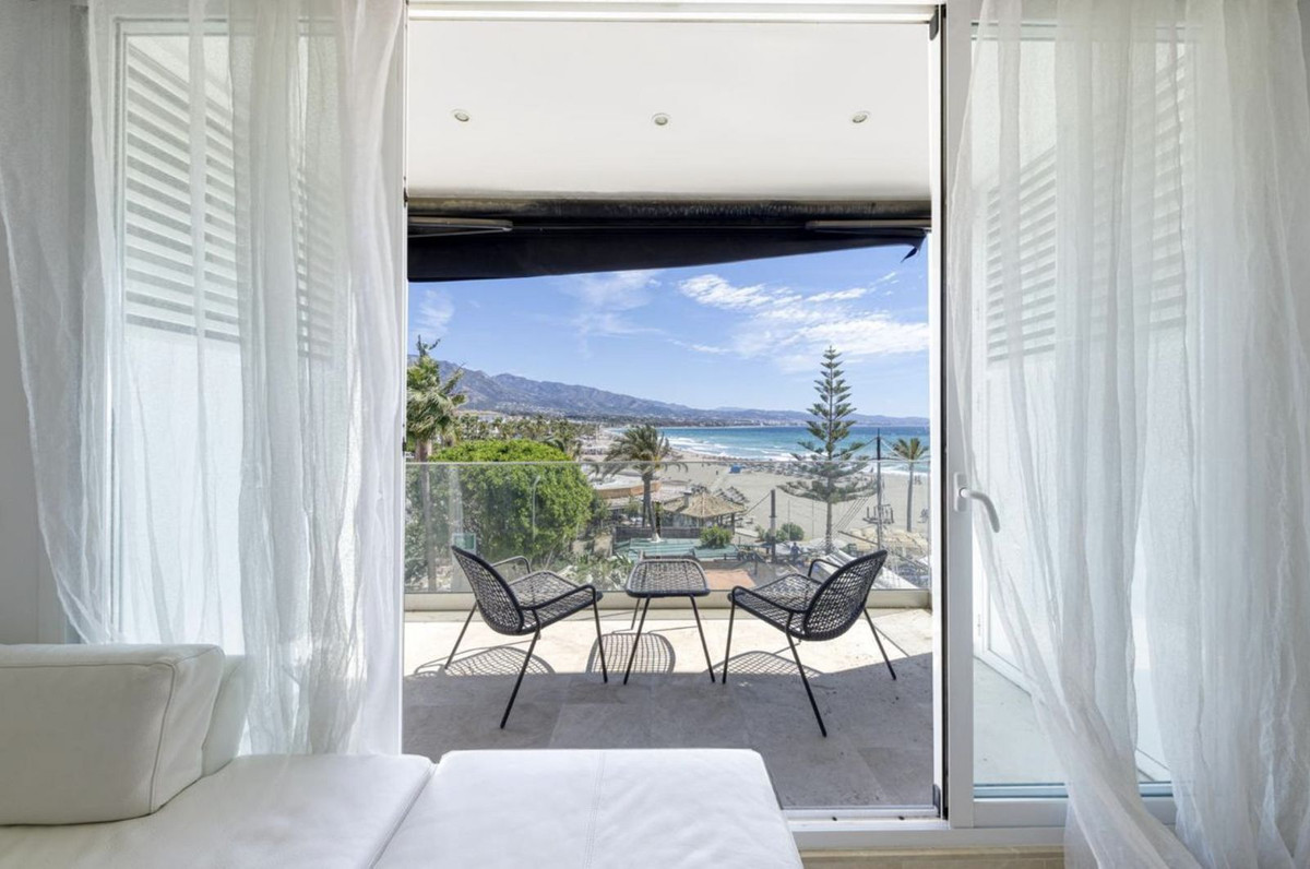 2 Bedroom Apartment for Sale in Puerto Banús
