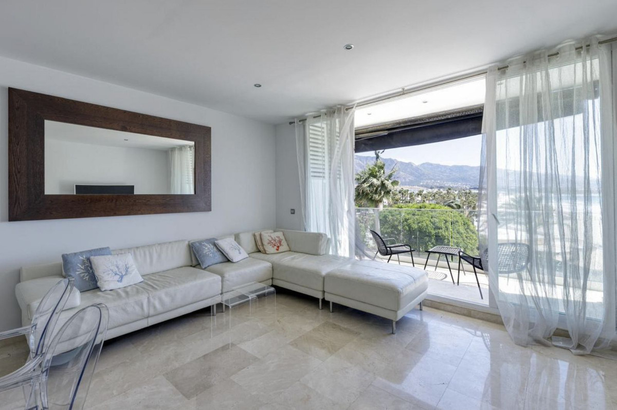 2 Bedroom Apartment for Sale in Puerto Banús — 2