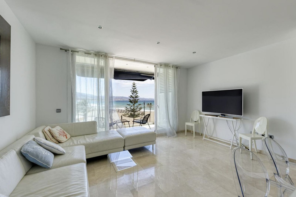 2 Bedroom Apartment for Sale in Puerto Banús — 3
