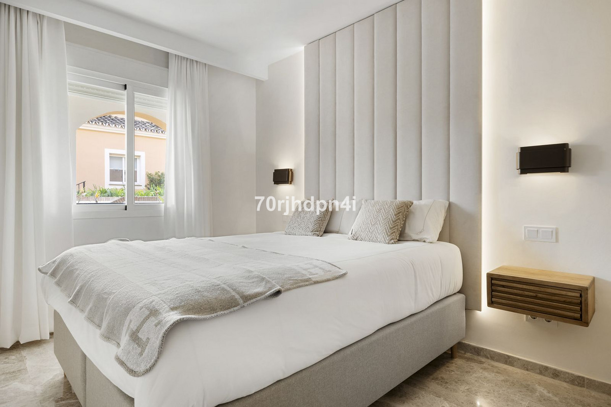 3 Bedroom Apartment for Sale in Nueva Andalucía — 5
