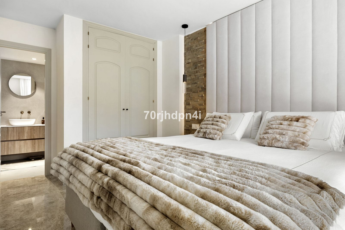 3 Bedroom Apartment for Sale in Nueva Andalucía — 9
