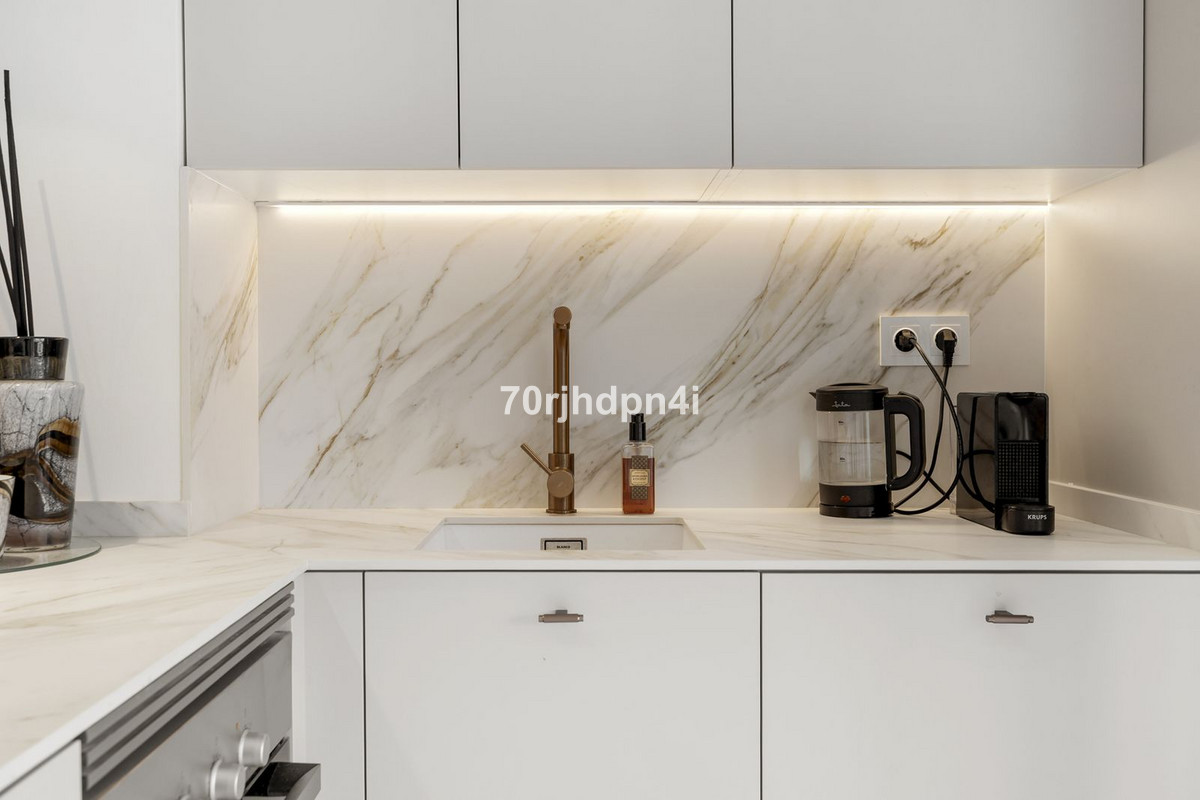 3 Bedroom Apartment for Sale in Nueva Andalucía — view 10
