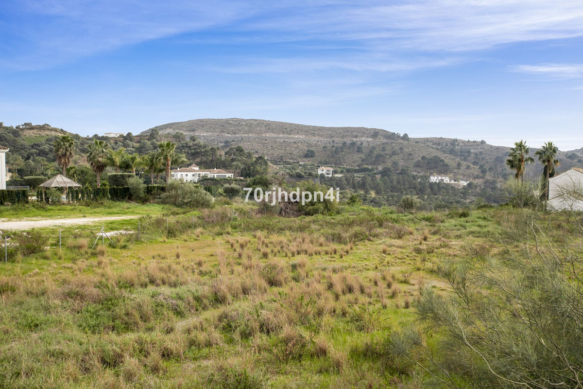 3 Bedroom Plot for Sale in Benahavís