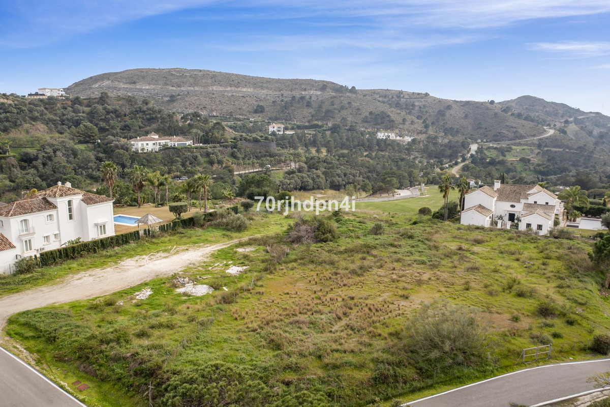 3 Bedroom Plot for Sale in Benahavís — 2