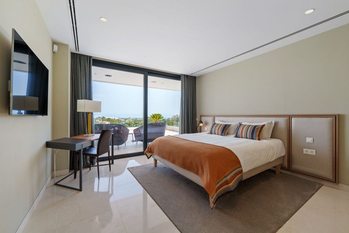 5 Bedroom Villa for Sale in Nueva Andalucía — view 13