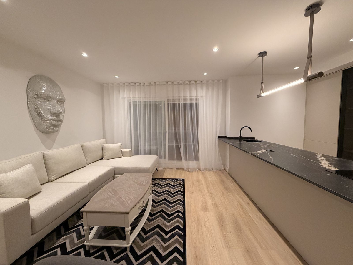 3 Bedroom Apartment for Sale in Nueva Andalucía — 8