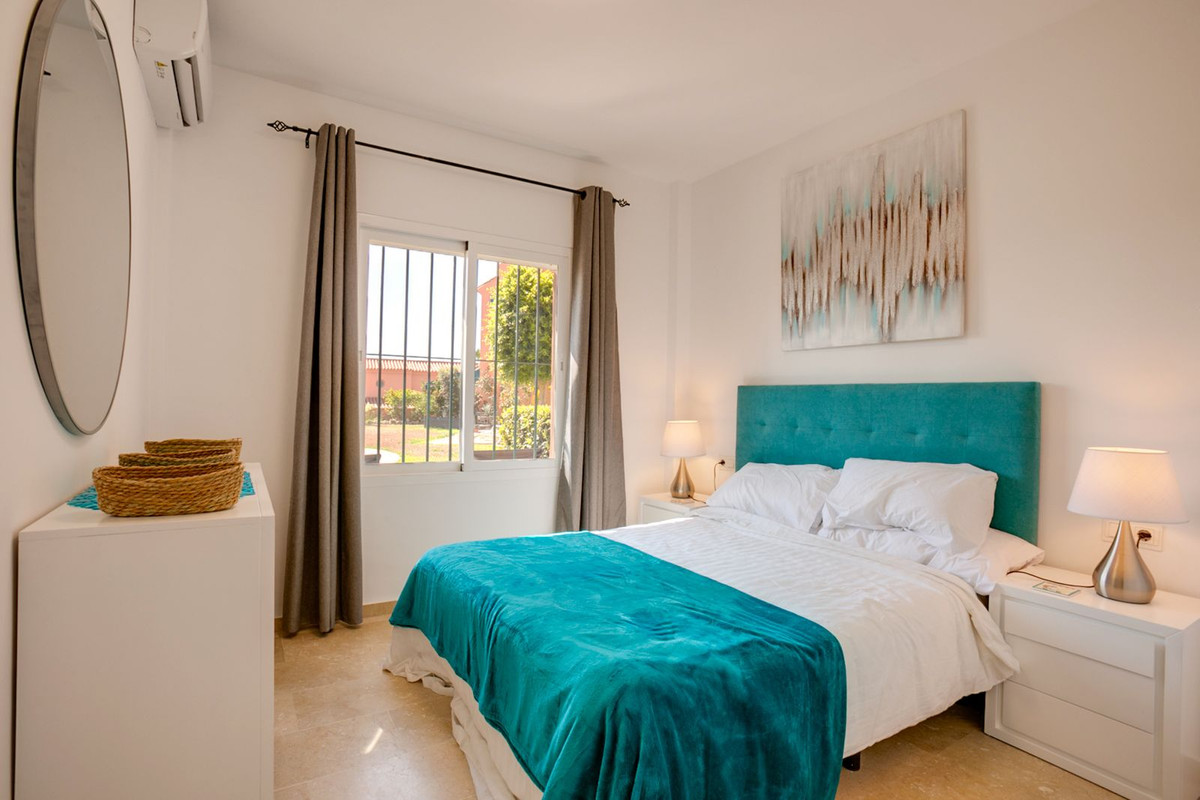 2 Bedroom Apartment for Sale in Estepona — 8