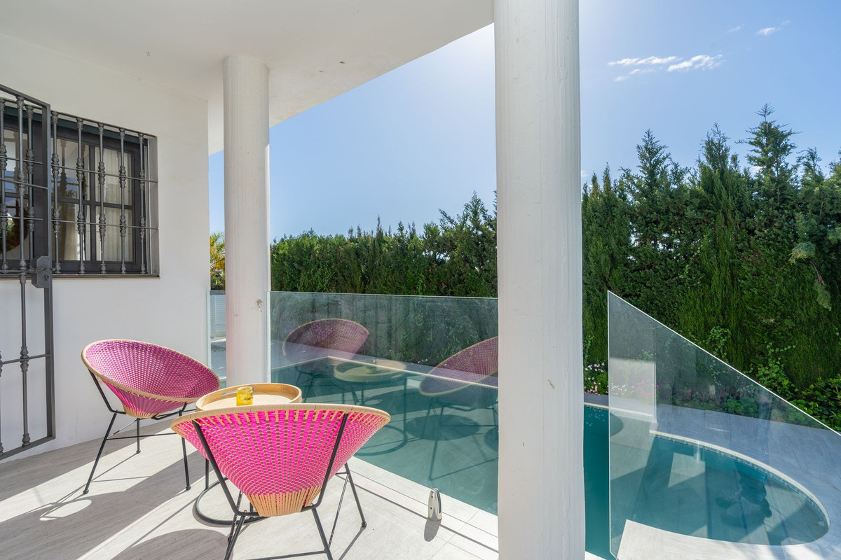 5 Bedroom Villa for Sale in El Paraiso — 6