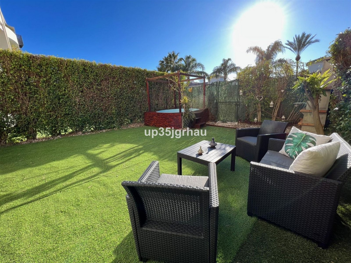 2 Bedroom Apartment for Sale in Estepona