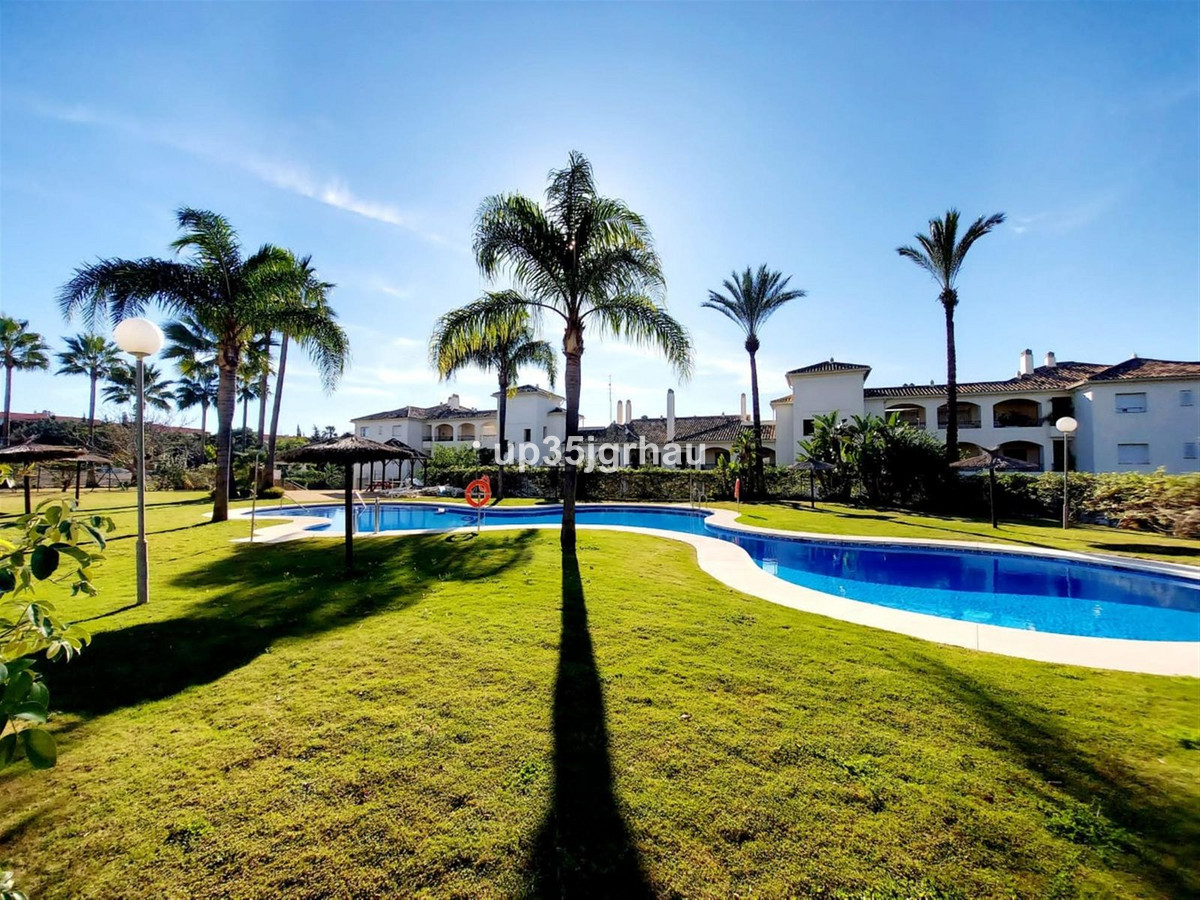 2 Bedroom Apartment for Sale in Estepona — 5