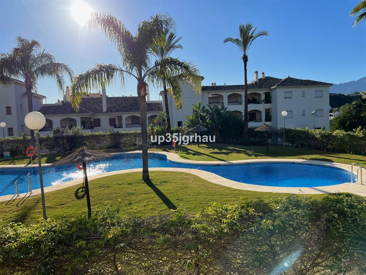 2 Bedroom Apartment for Sale in Estepona — 9