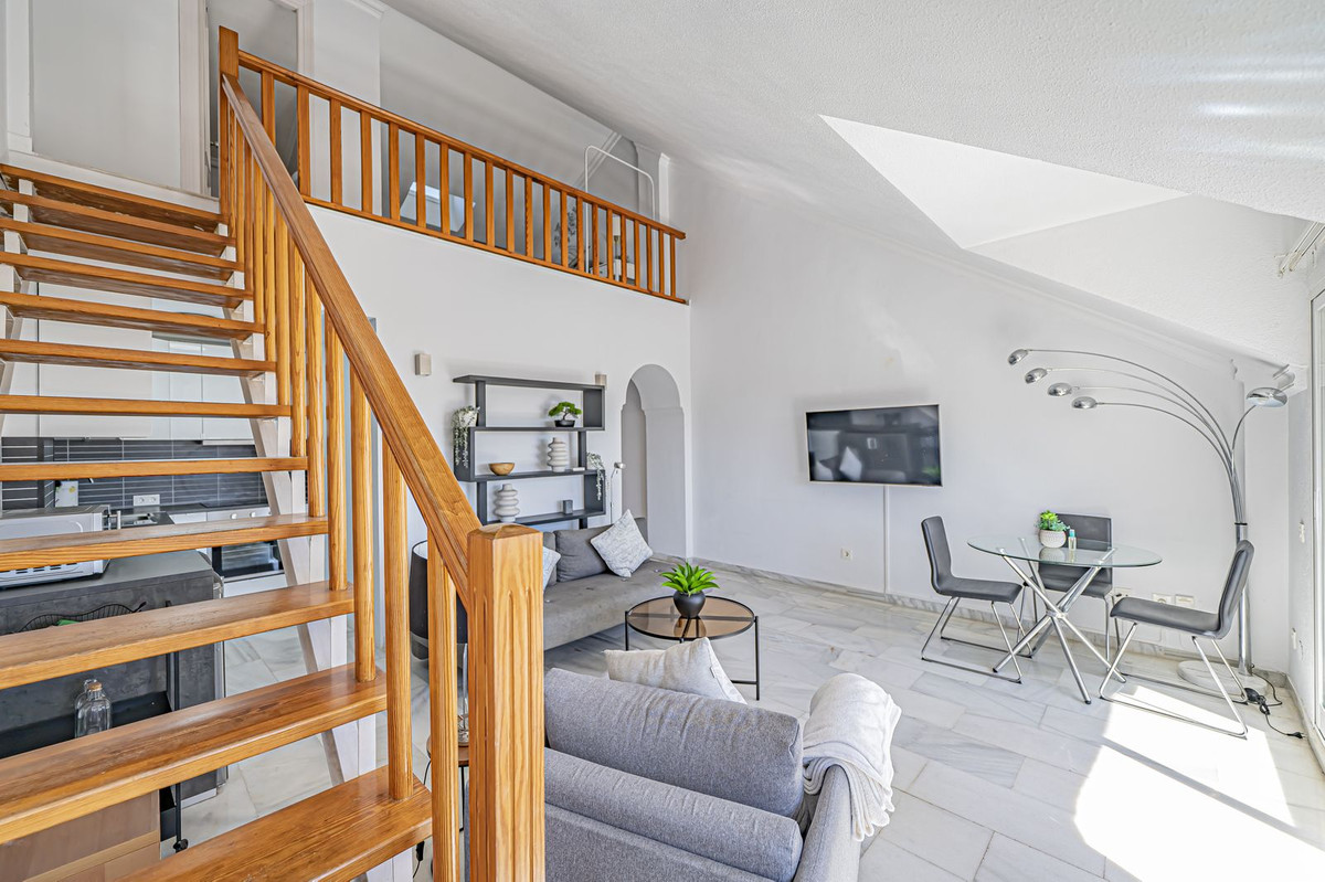 2 Bedroom Apartment for Sale in The Golden Mile — 9