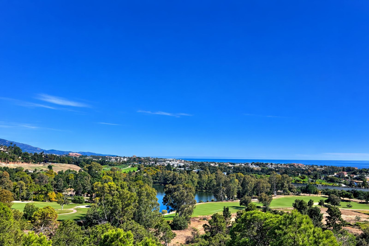 3 Bedroom Apartment for Sale in Benahavís