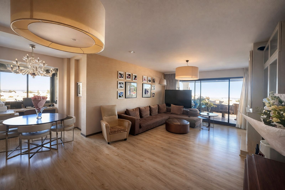 3 Bedroom Apartment for Sale in Benahavís — 4