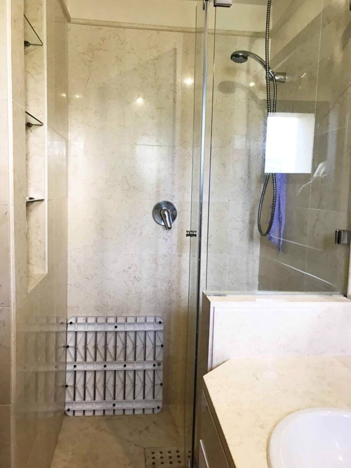 3 Bedroom Apartment for Sale in Benahavís — 9