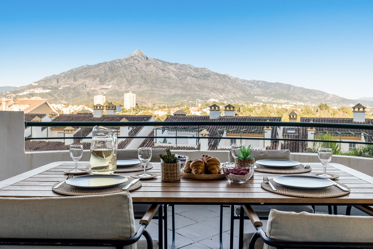 2 Bedroom Apartment for Sale in Nueva Andalucía