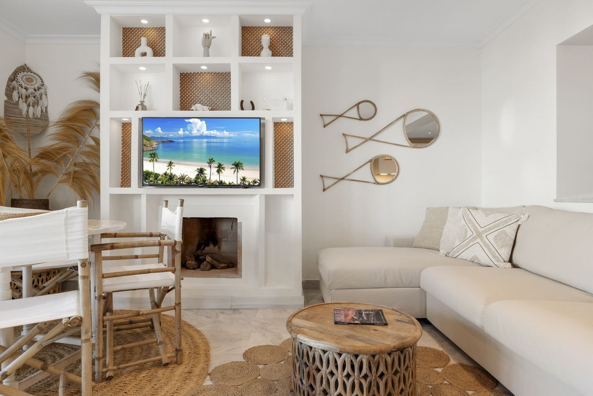 2 Bedroom Apartment for Sale in Nueva Andalucía — 4