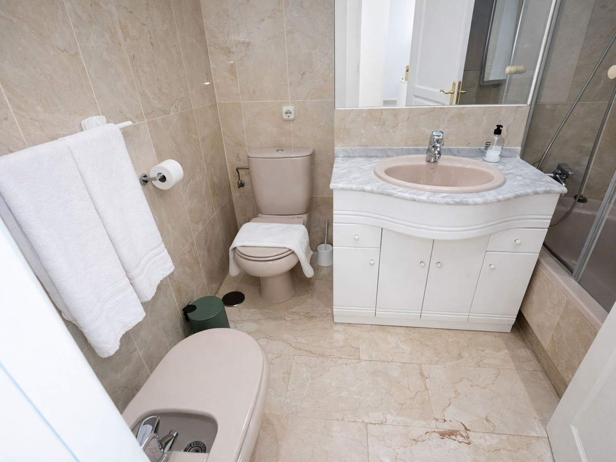 2 Bedroom Apartment for Sale in Estepona — 6