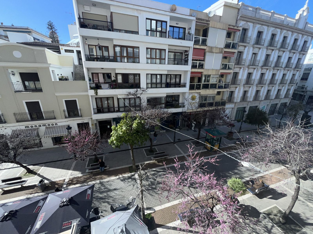 2 Bedroom Apartment for Sale in Estepona — 7