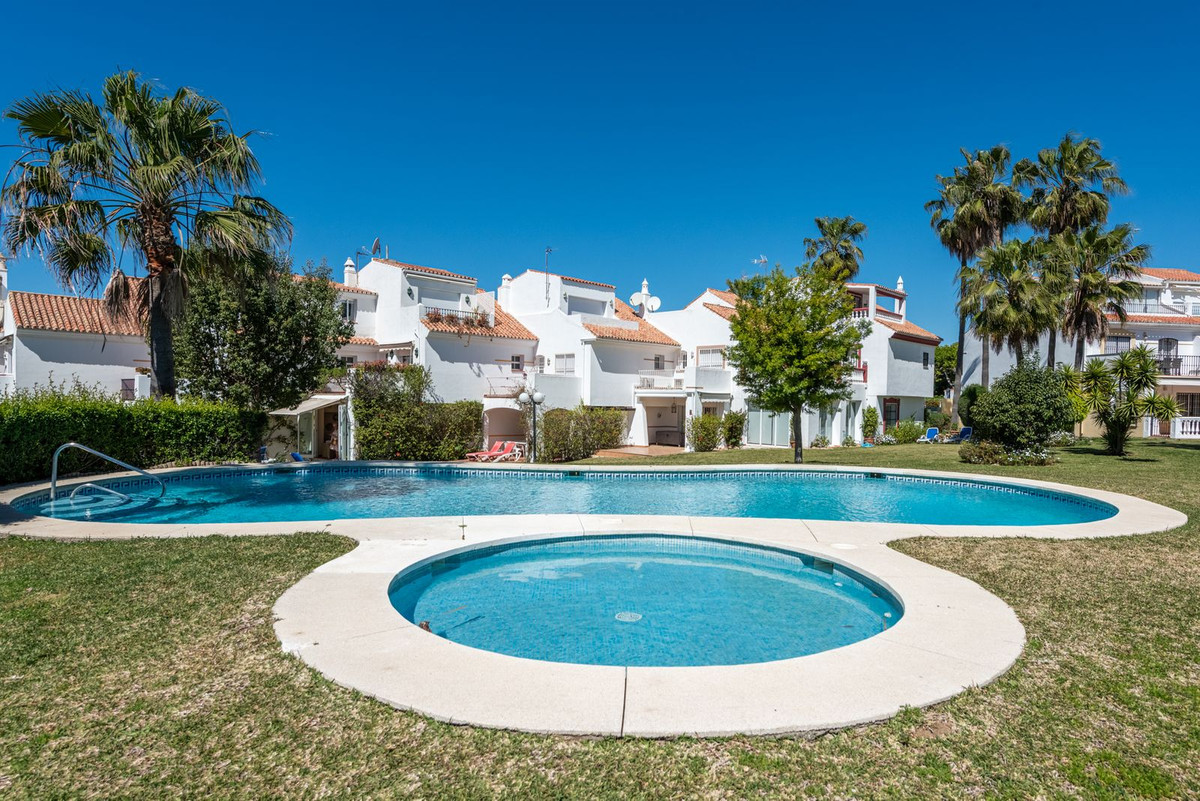 4 Bedroom Villa for Sale in Atalaya