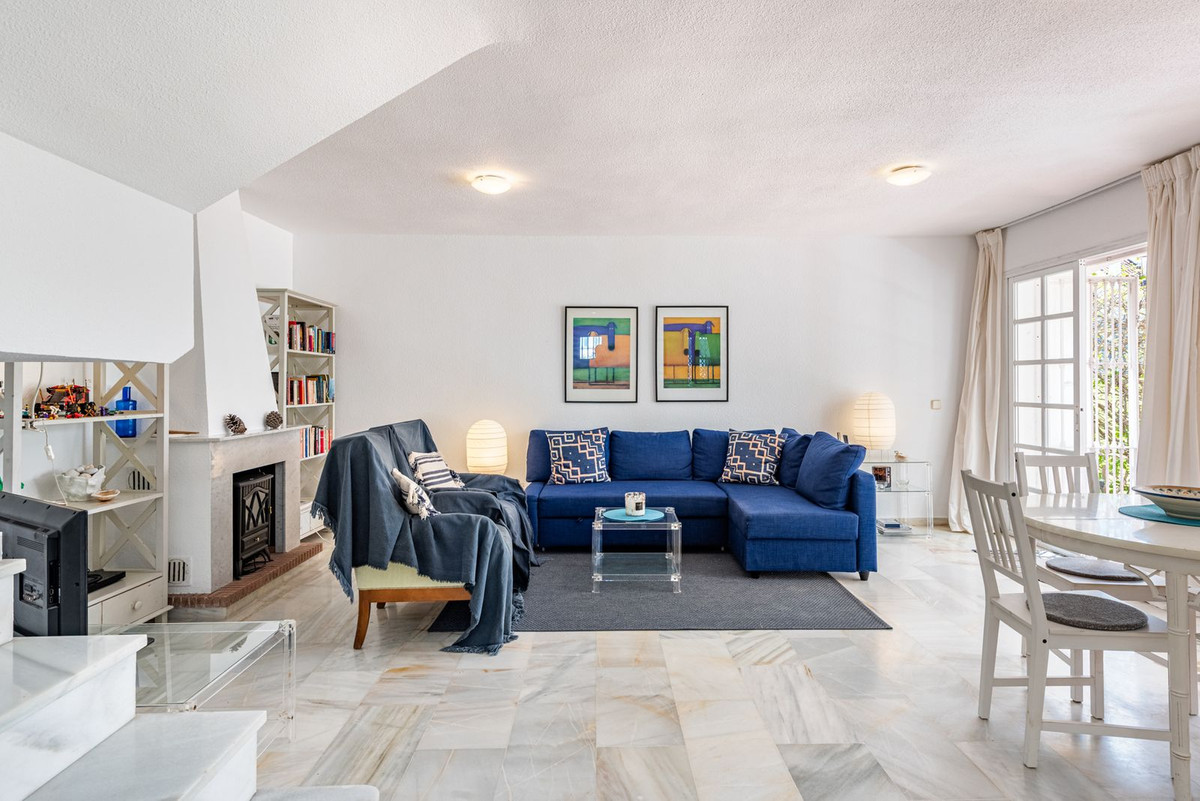 4 Bedroom Villa for Sale in Atalaya — 2