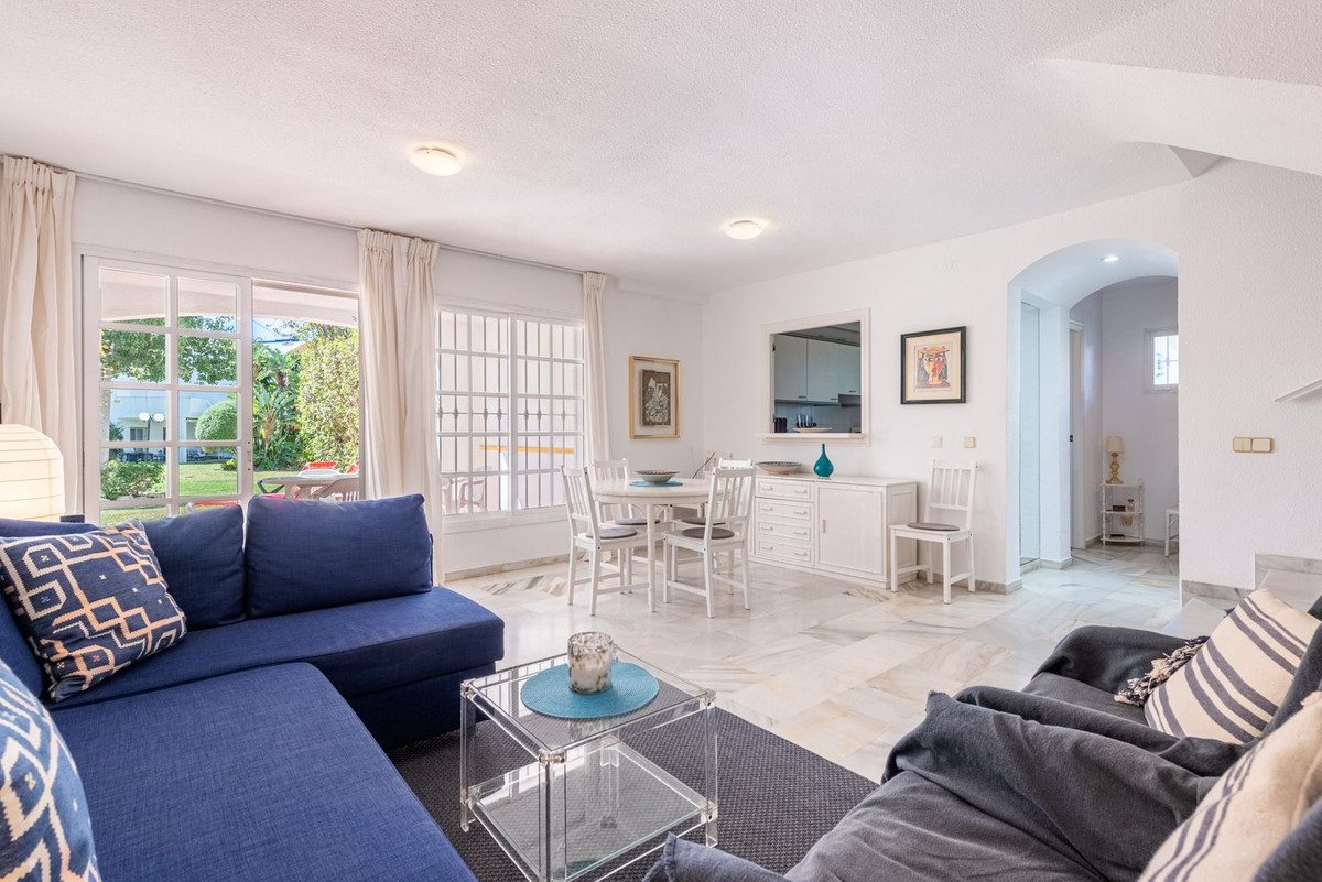 4 Bedroom Villa for Sale in Atalaya — 3
