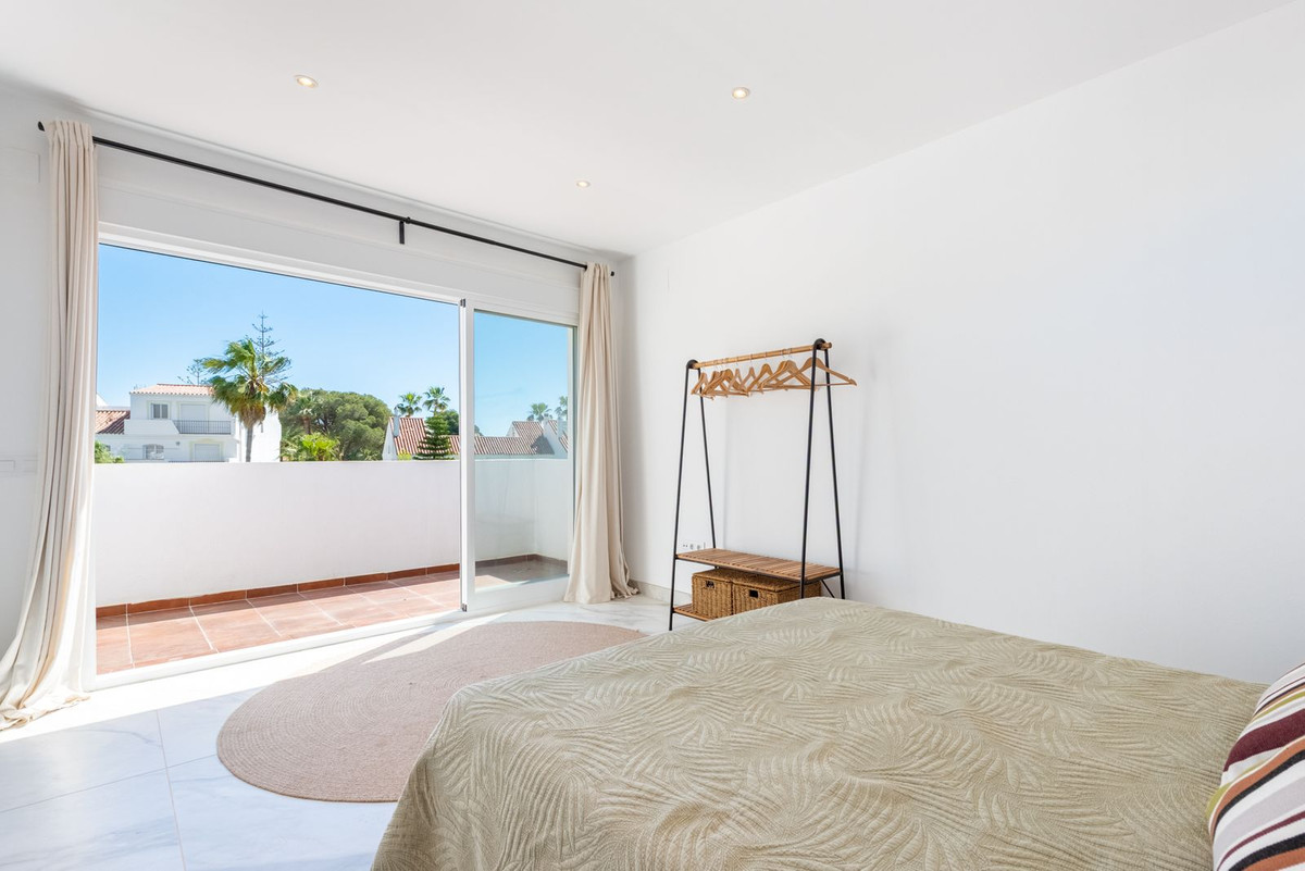 4 Bedroom Villa for Sale in Atalaya — 7