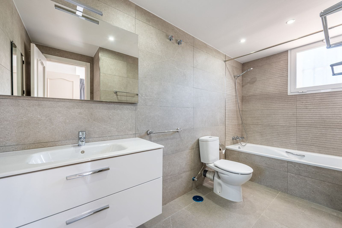 4 Bedroom Villa for Sale in Atalaya — 8