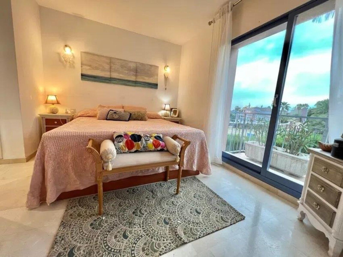 5 Bedroom Villa for Sale in Nueva Andalucía — 8