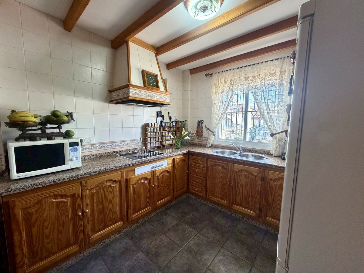 3 Bedroom Villa for Sale in Estepona — 5