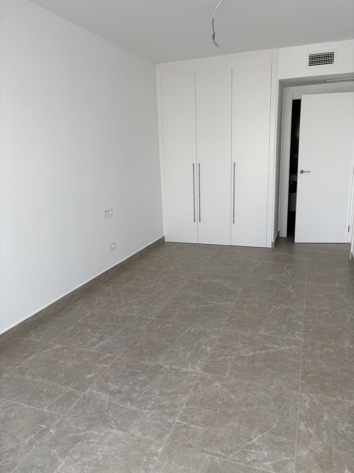 2 Bedroom Apartment for Sale in Estepona — 9